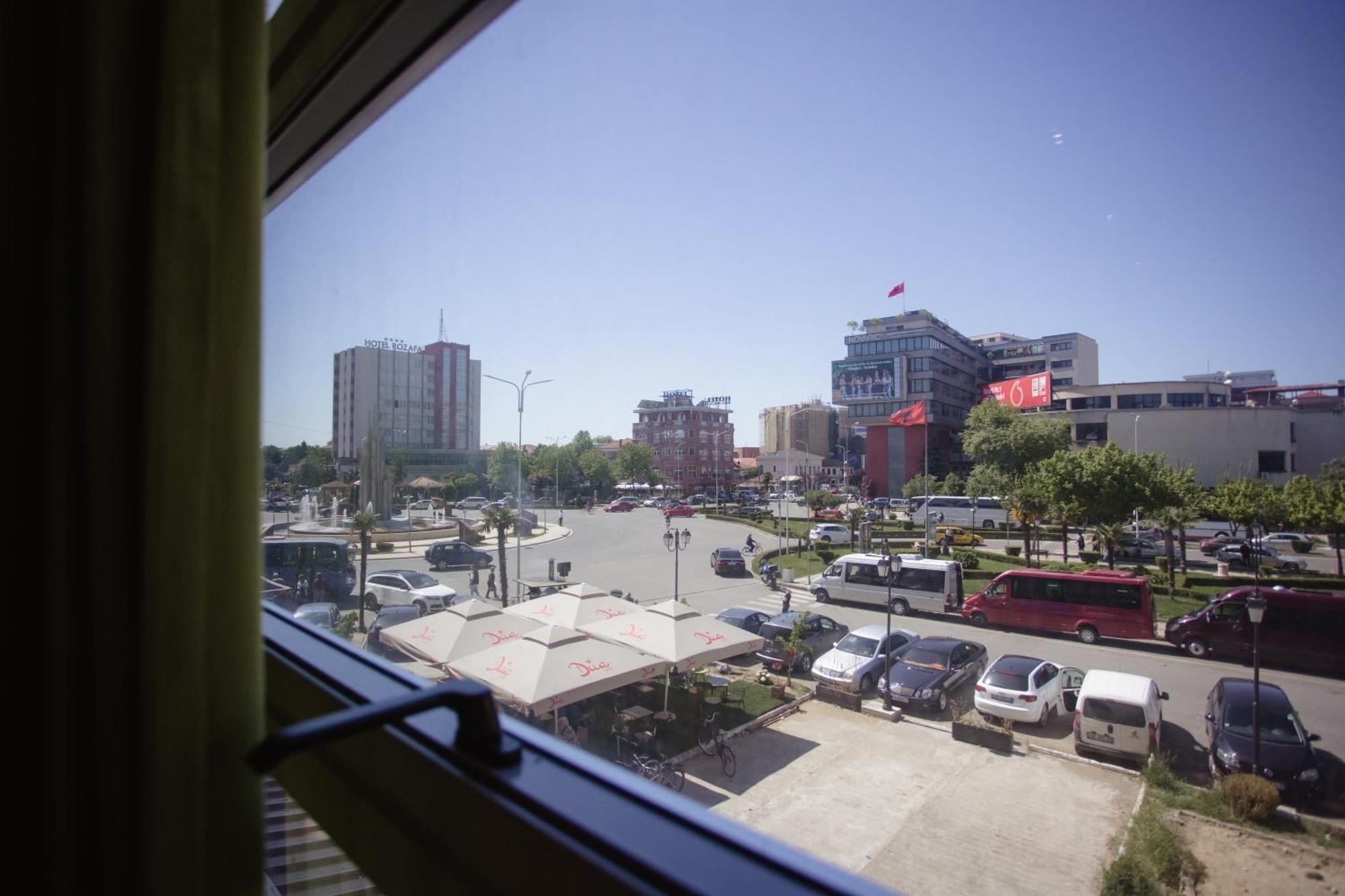 Corner Hostel Shkoder Exterior photo